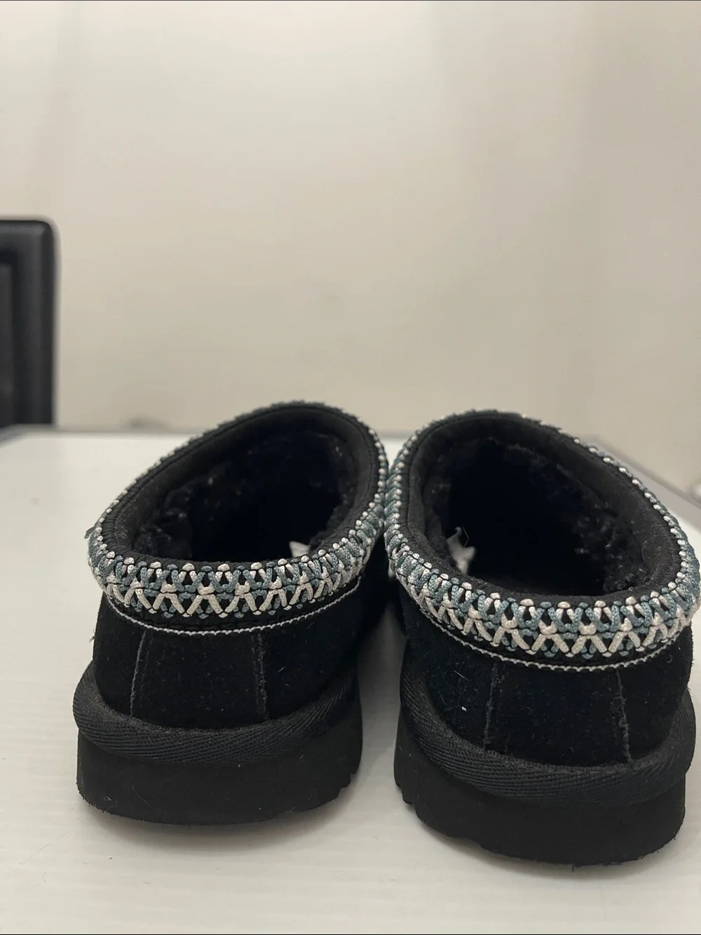 UGG WINTER TASMAN SLIPPERS KIDS SIZE 1 (3-8 Yrs)